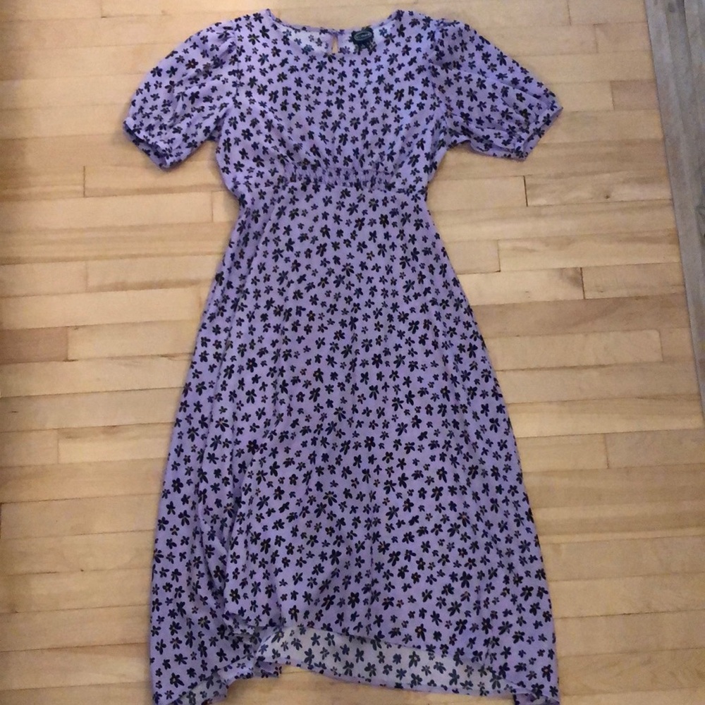 Super cute lavender floral midi dress